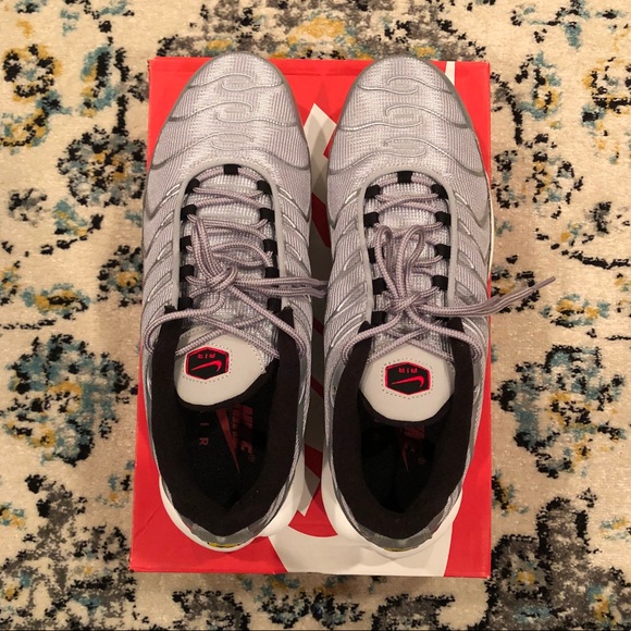 air max plus qs silver bullet